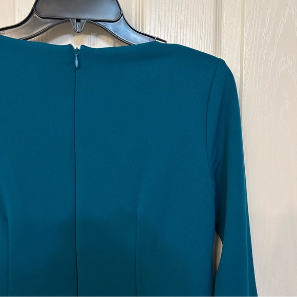 Donna Morgan Crepe Dress with Twist Detail at Side Waist in Ocean Depths Size 4 - Picture 11 of 11